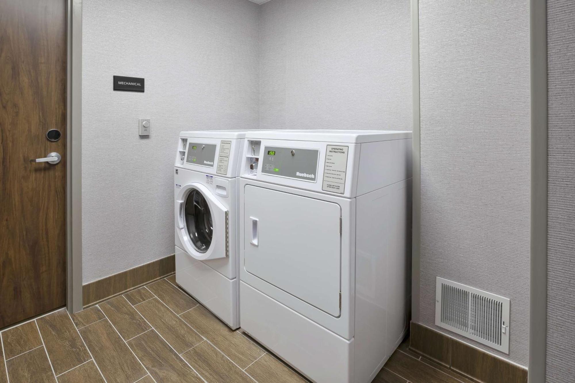 Hampton Inn & Suites Grandville Grand Rapids South Экстерьер фото